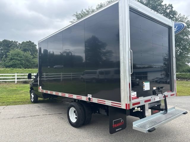 Used 2027 Ford E-450 and Econoline 450 Super Duty w/ Interior Upgrade Package RWD image 7