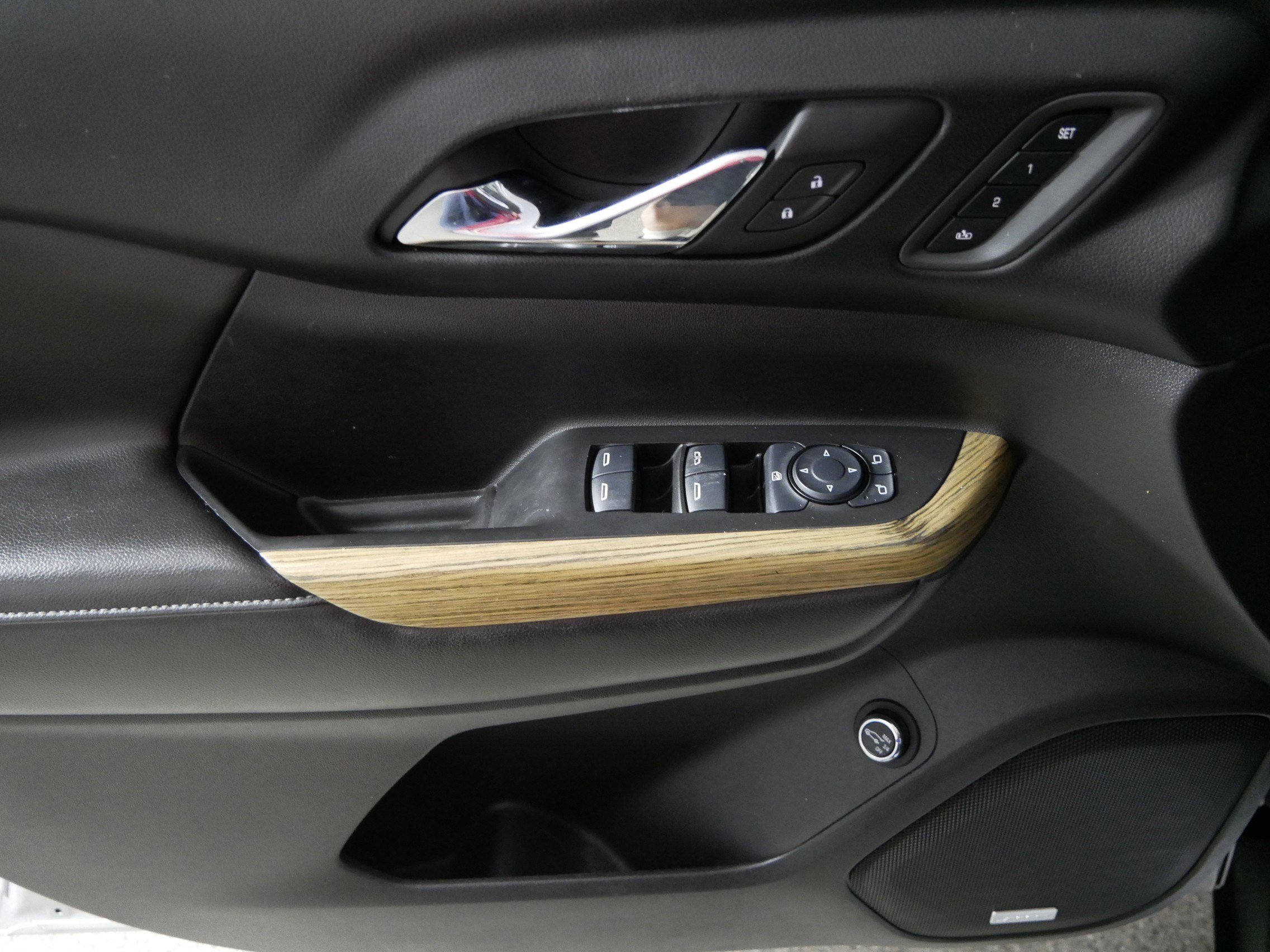 Certified 2017 GMC Acadia Denali image 19