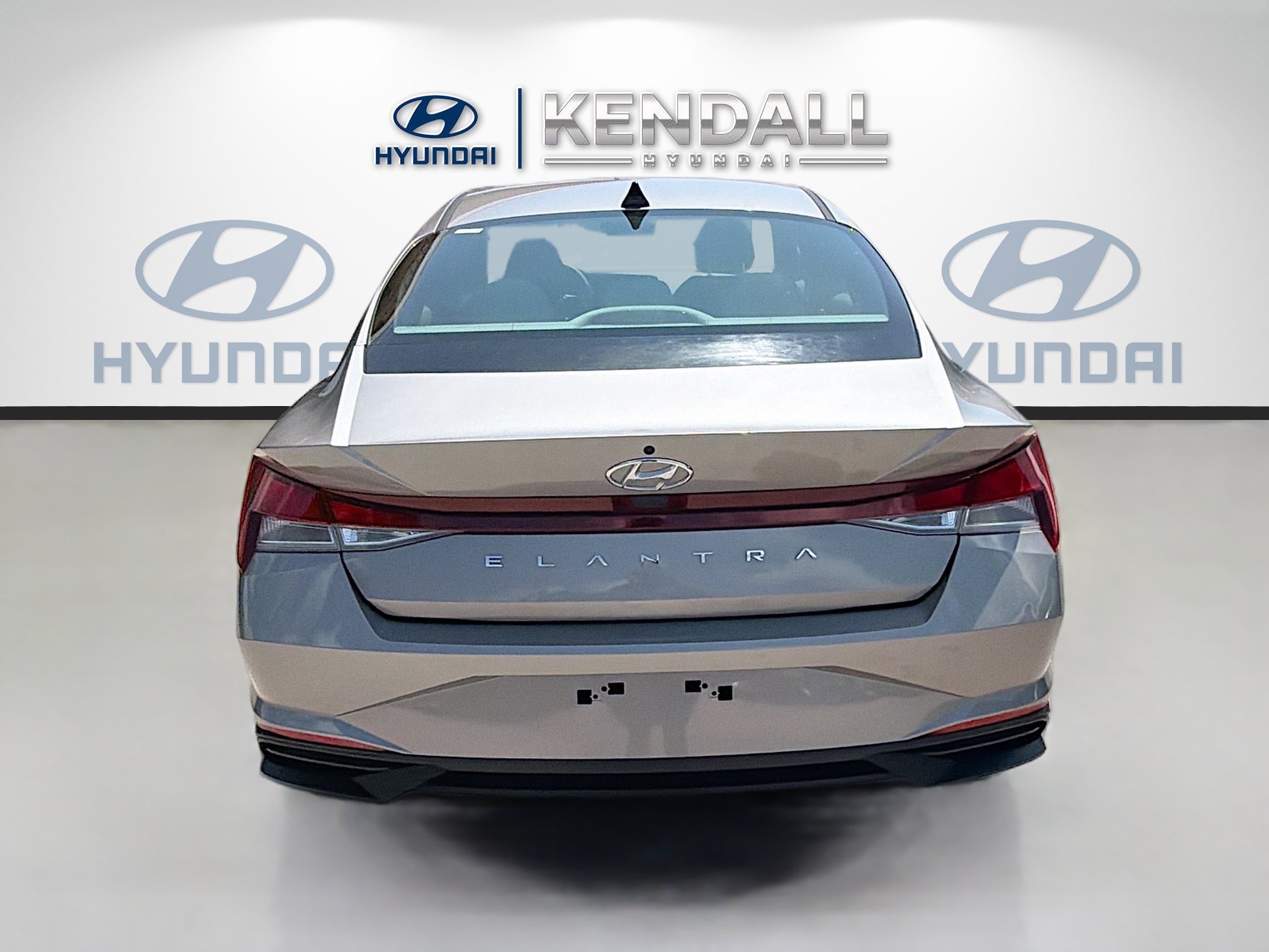 Used 2023 Hyundai Elantra SE w/ Cargo Package FWD image 5
