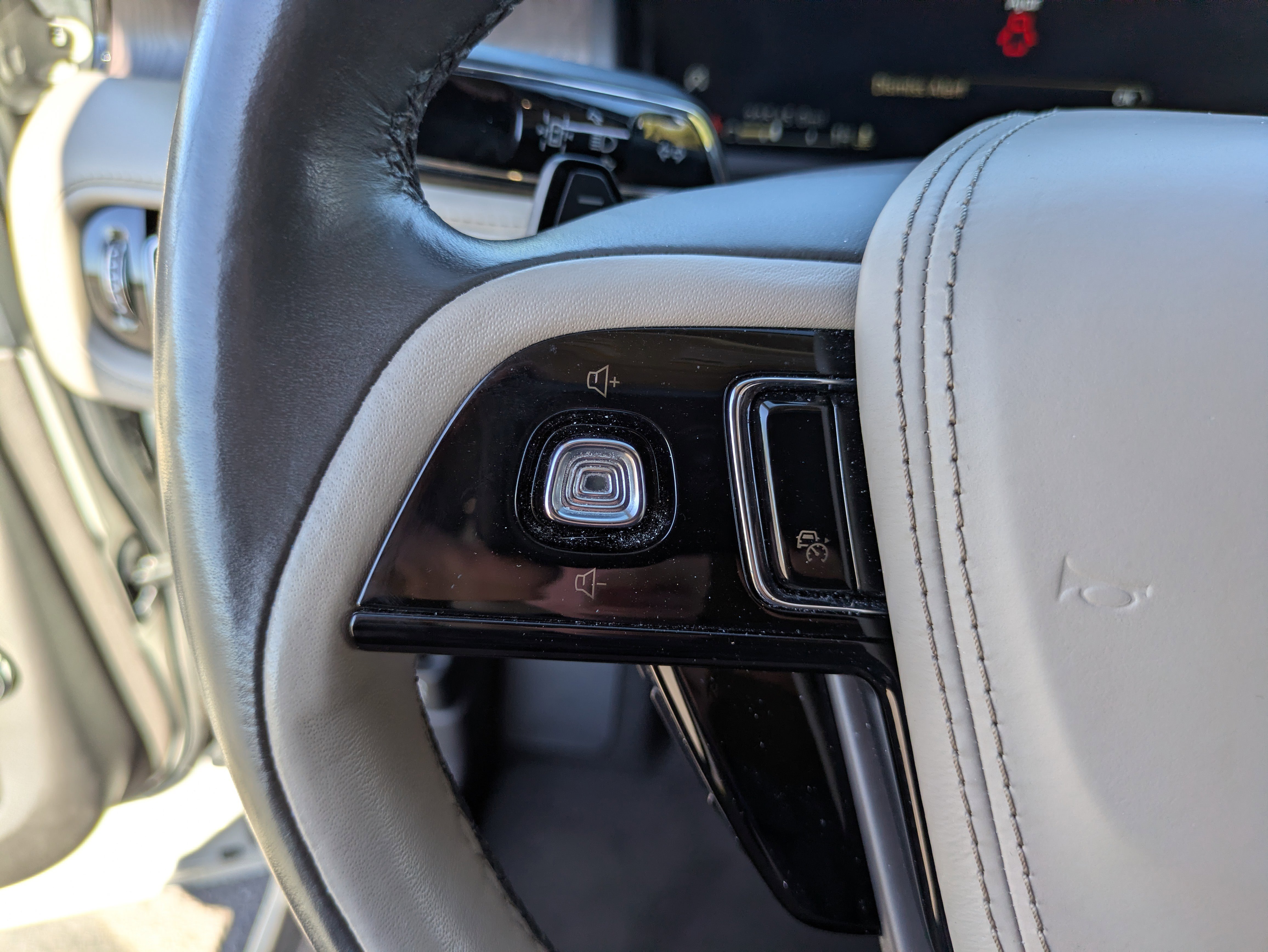 Used 2023 Lincoln Aviator Reserve w/ Equipment Group 201A image 31