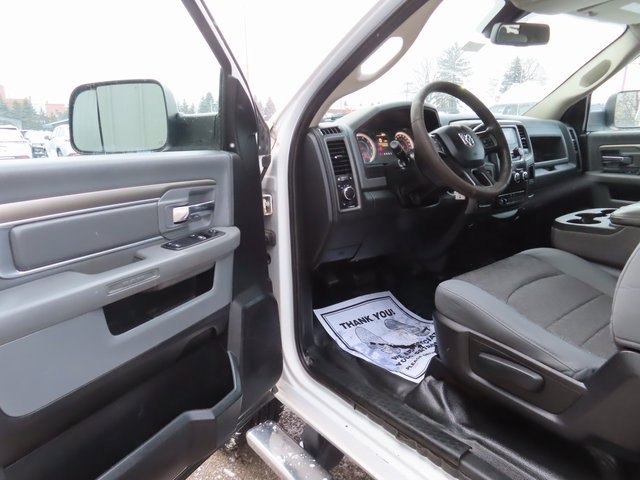 Used 2017 RAM 3500 Tradesman w/ Chrome Appearance Group image 17