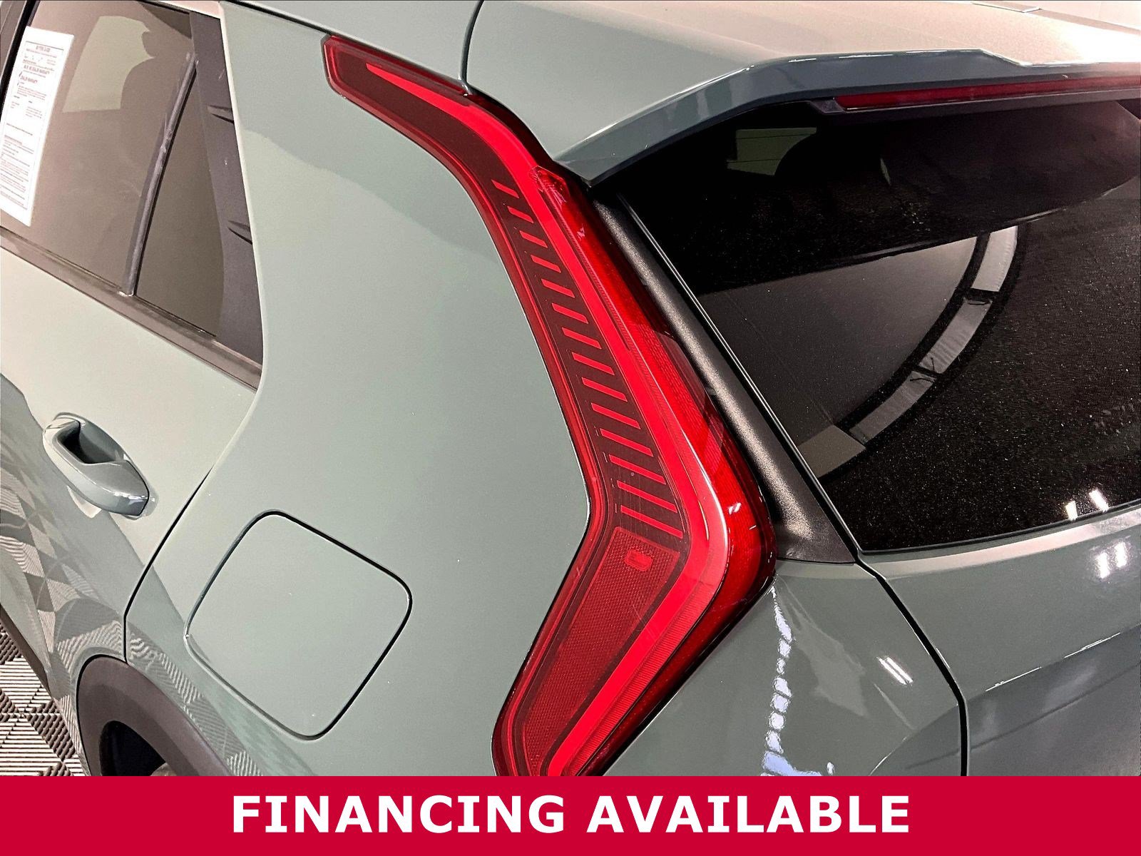 Used 2023 Kia Niro EX FWD image 21