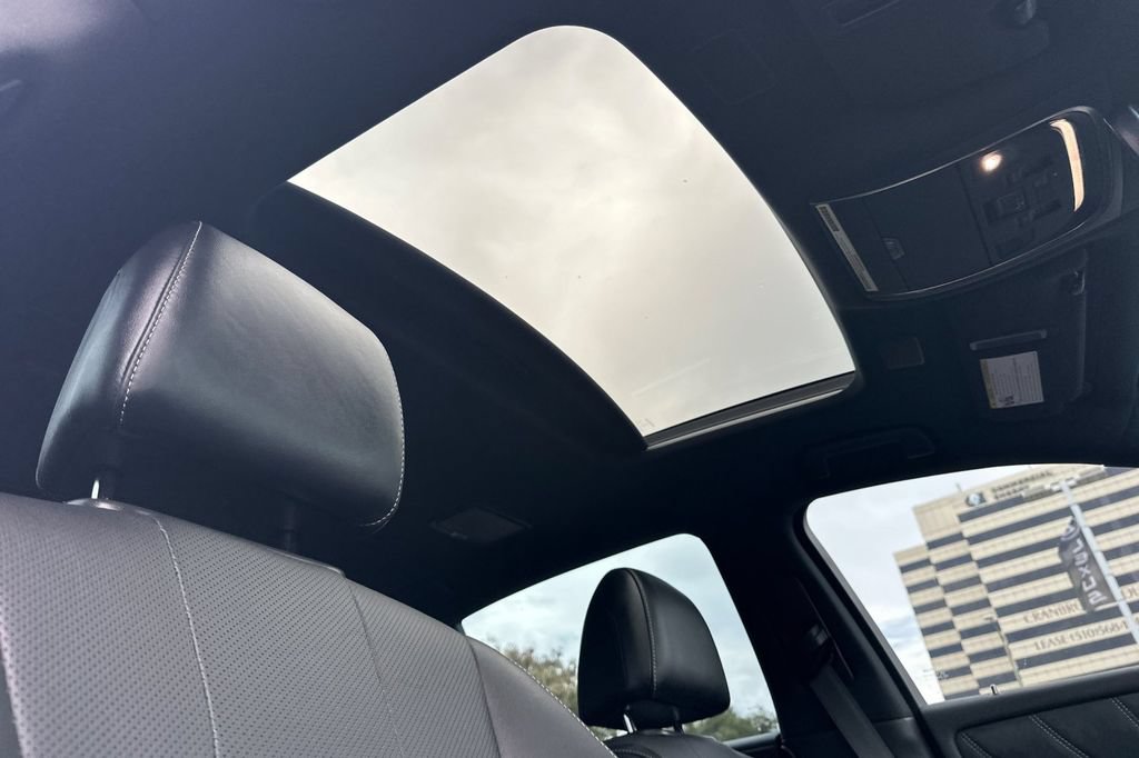 Used 2023 Lexus LS 500 w/ Accessory Package (Z1) RWD image 18