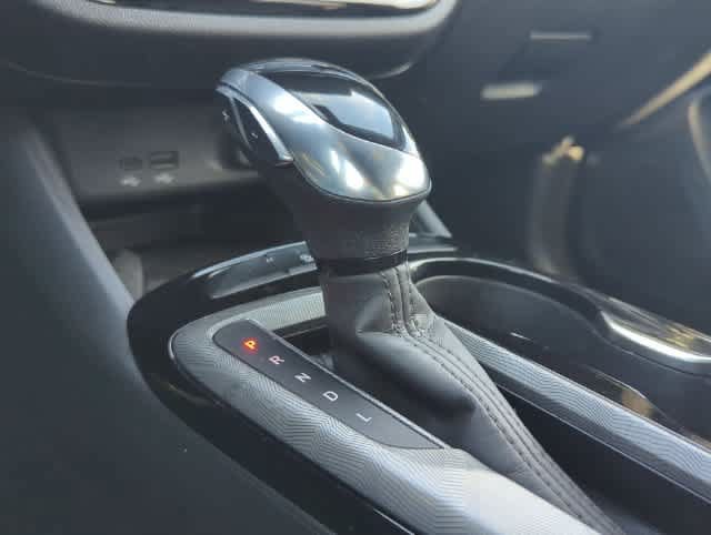 Used 2024 Buick Envista Sport Touring w/ Convenience I Package FWD image 31