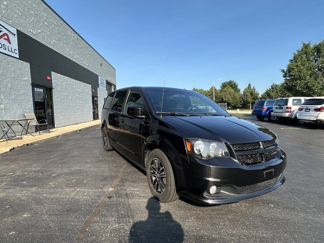Used 2014 Dodge Grand Caravan SXT w/ Blacktop Package FWD image 9