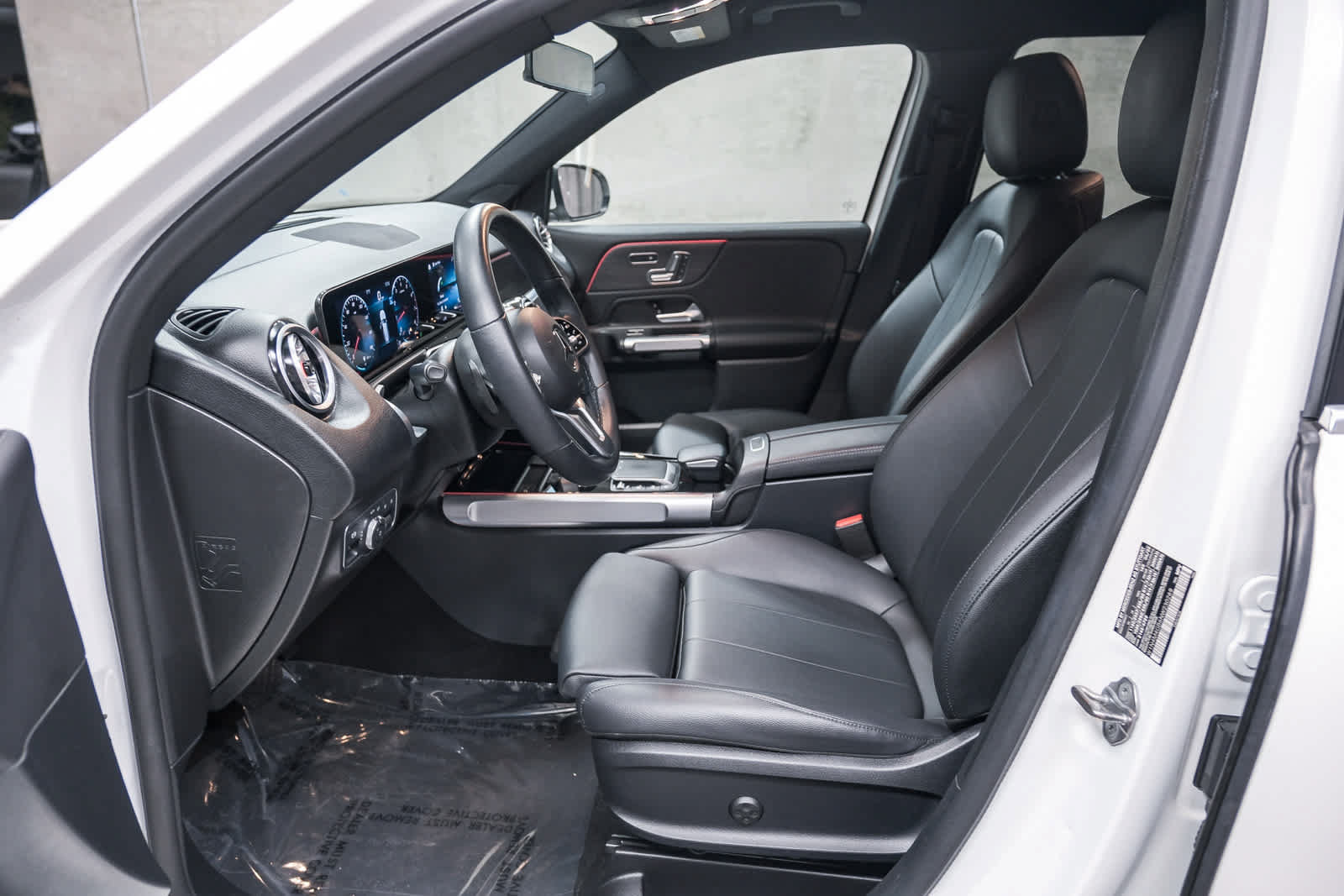 Used 2022 Mercedes-Benz GLB 250 image 22