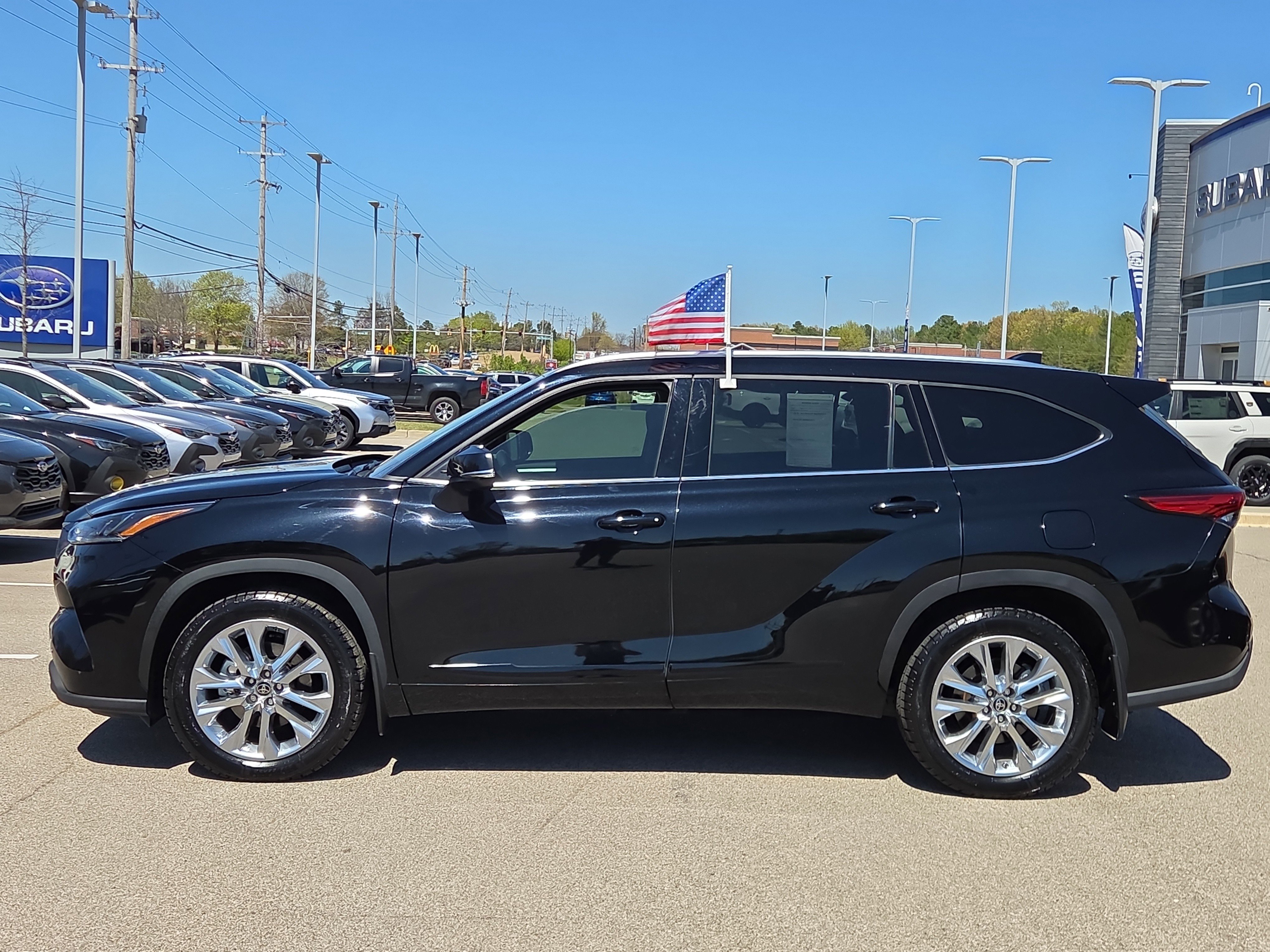 Used 2023 Toyota Highlander Limited image 6