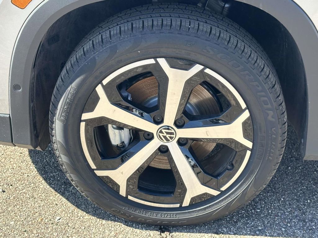 New 2026 Volkswagen Tiguan SE image 8