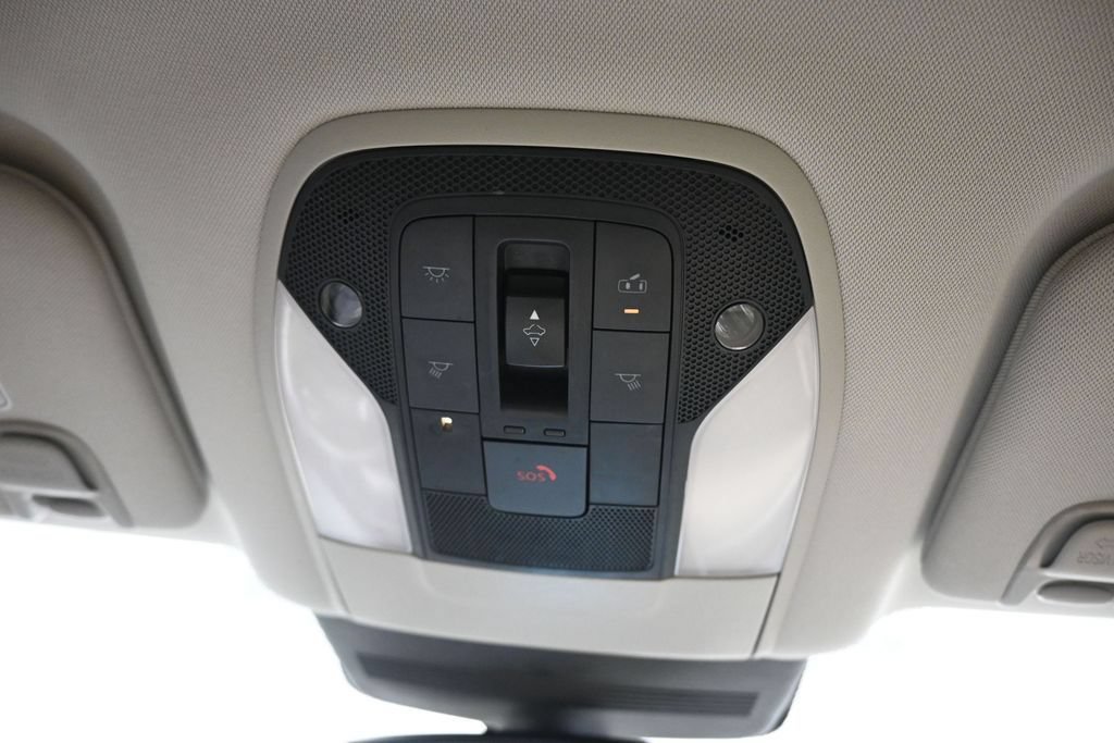 Used 2019 INFINITI QX50 Luxe w/ Navigation Package FWD image 23