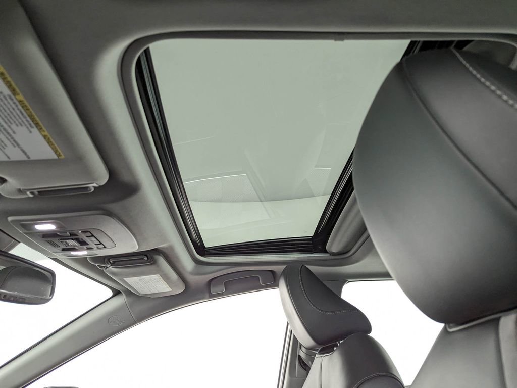 Used 2022 Toyota Camry SE image 10