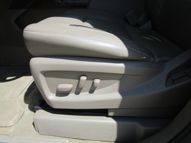Used 2015 Chevrolet Suburban LTZ image 13