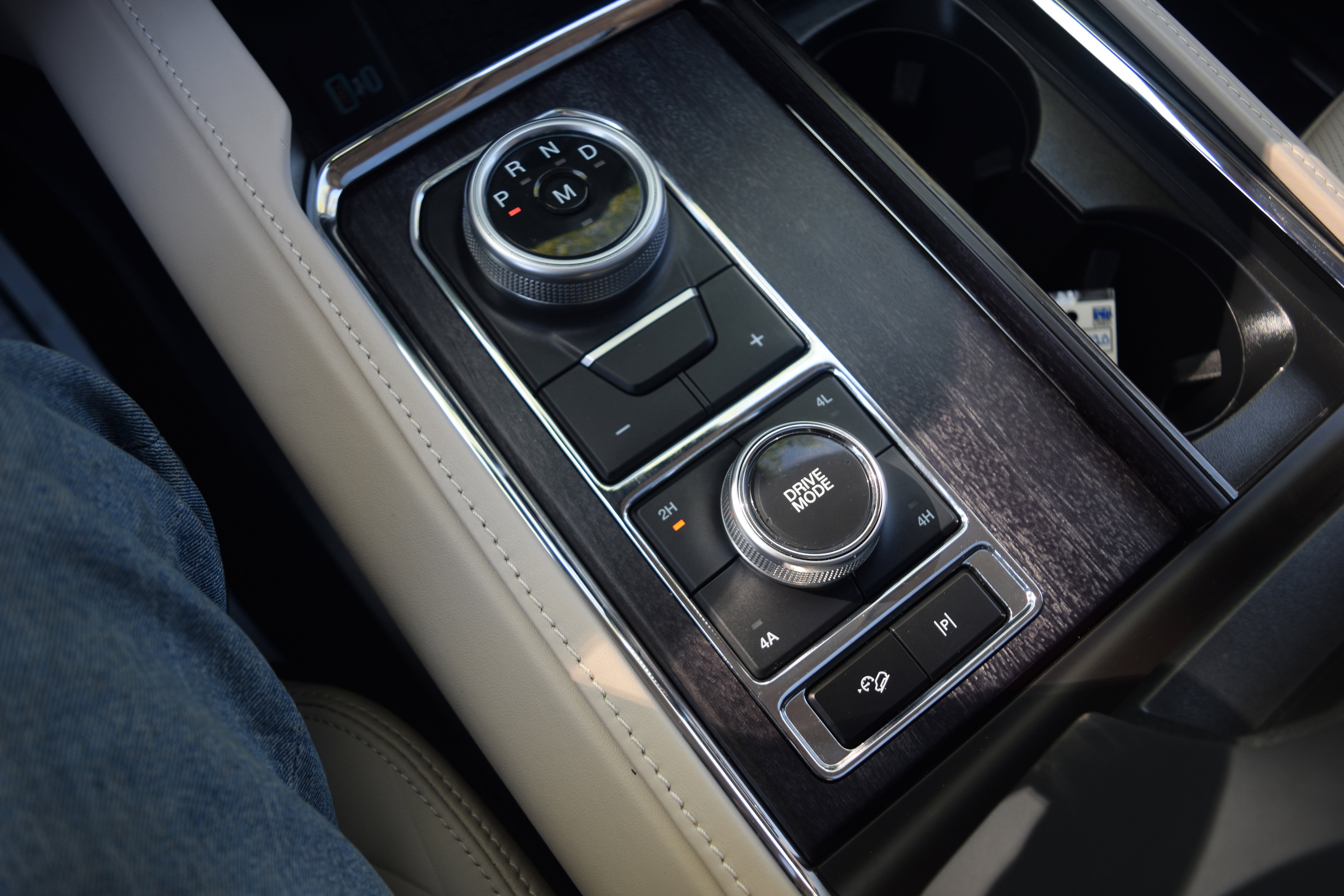 Used 2023 Ford Expedition Platinum image 11