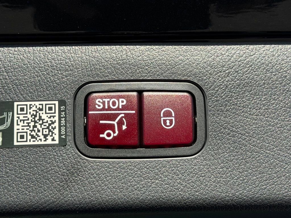 Used 2025 Mercedes-Benz EQS 580 4MATIC Sedan image 14