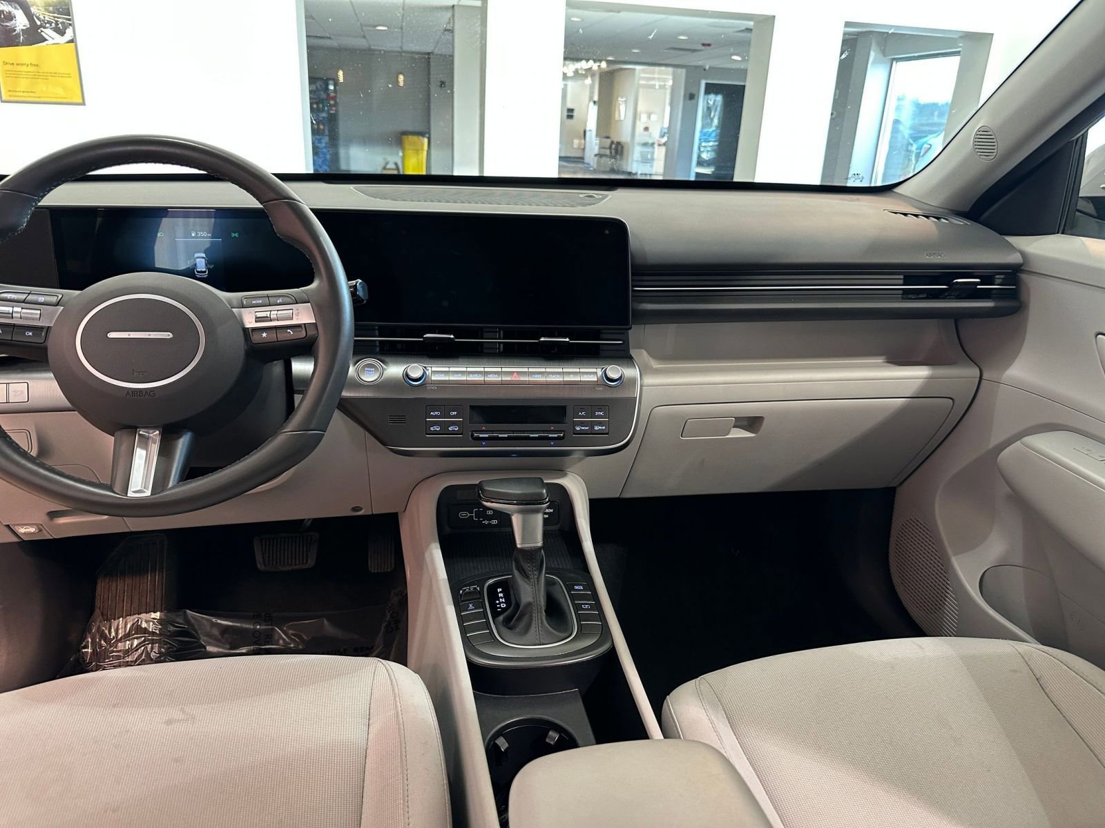Used 2025 Hyundai Kona SEL image 35