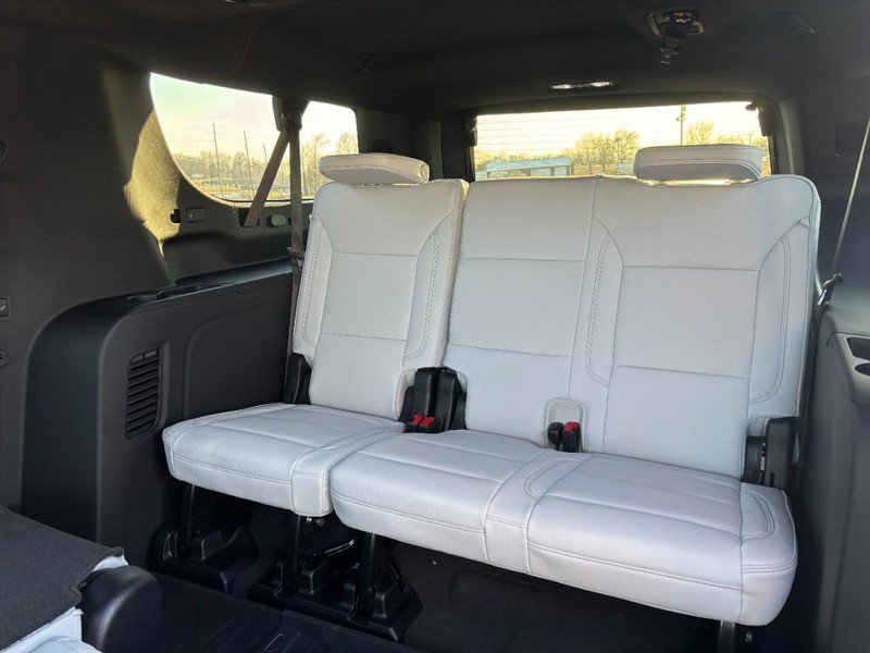 New 2026 Chevrolet Suburban Premier w/ Sun And Tow Package AWD/4WD image 5