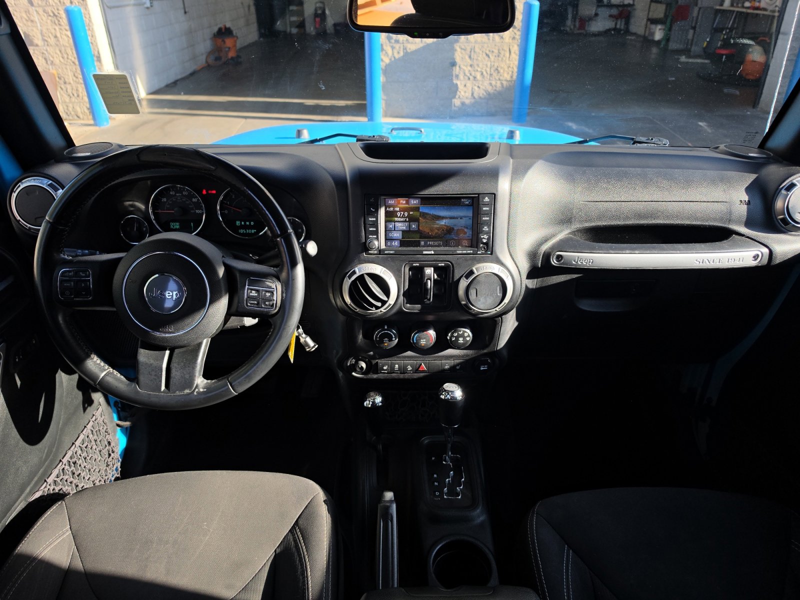 Used 2017 Jeep Wrangler Unlimited Rubicon w/ Cold Weather Group AWD/4WD image 17