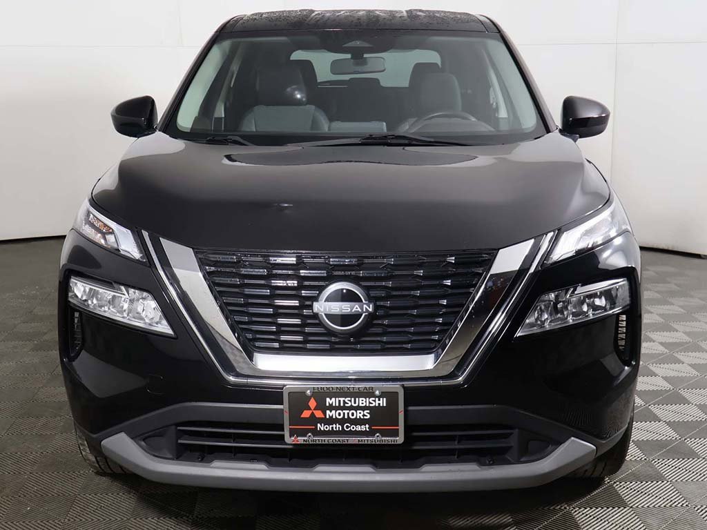 Used 2023 Nissan Rogue SV image 9