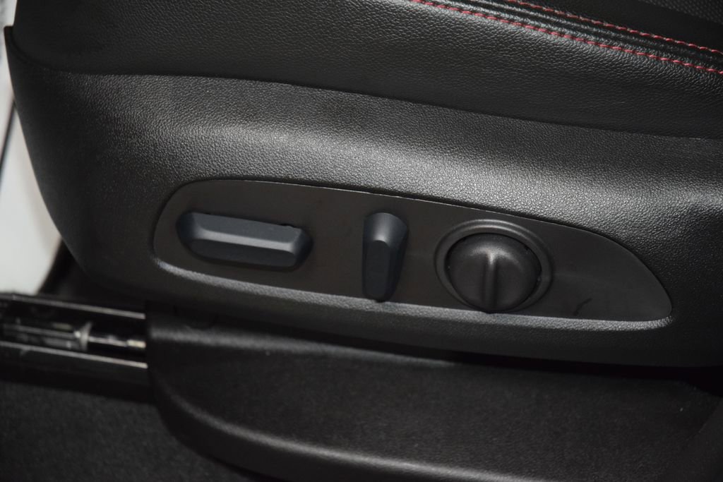 Used 2024 Chevrolet Equinox RS w/ RS Leather Package image 39