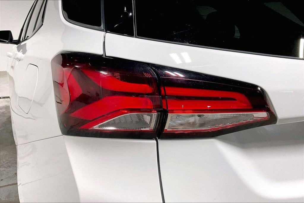 Used 2022 Chevrolet Equinox RS w/ RS Leather Package FWD image 38
