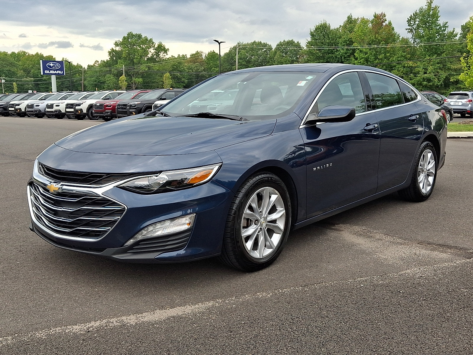 Used 2022 Chevrolet Malibu LT FWD image 3