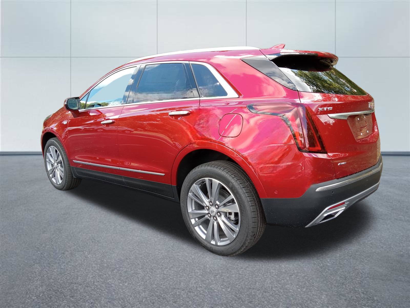 New 2026 Cadillac XT5 Premium Luxury w/ Driver Assist Package AWD/4WD image 3