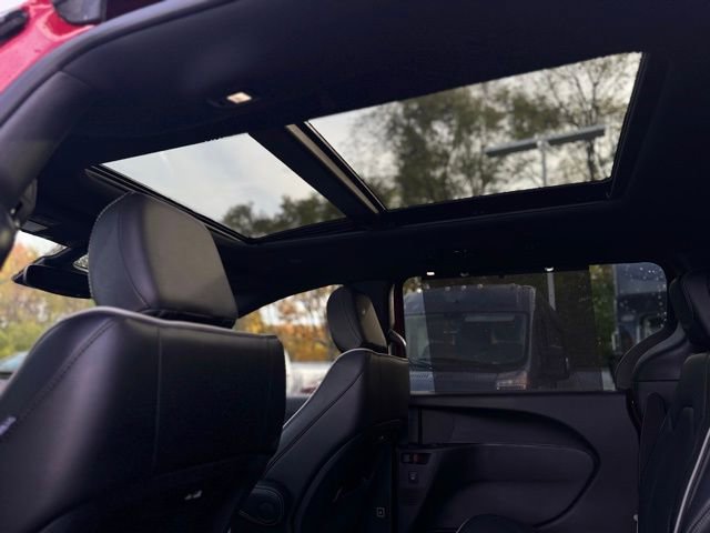 Certified 2025 Chrysler Pacifica Limited image 32