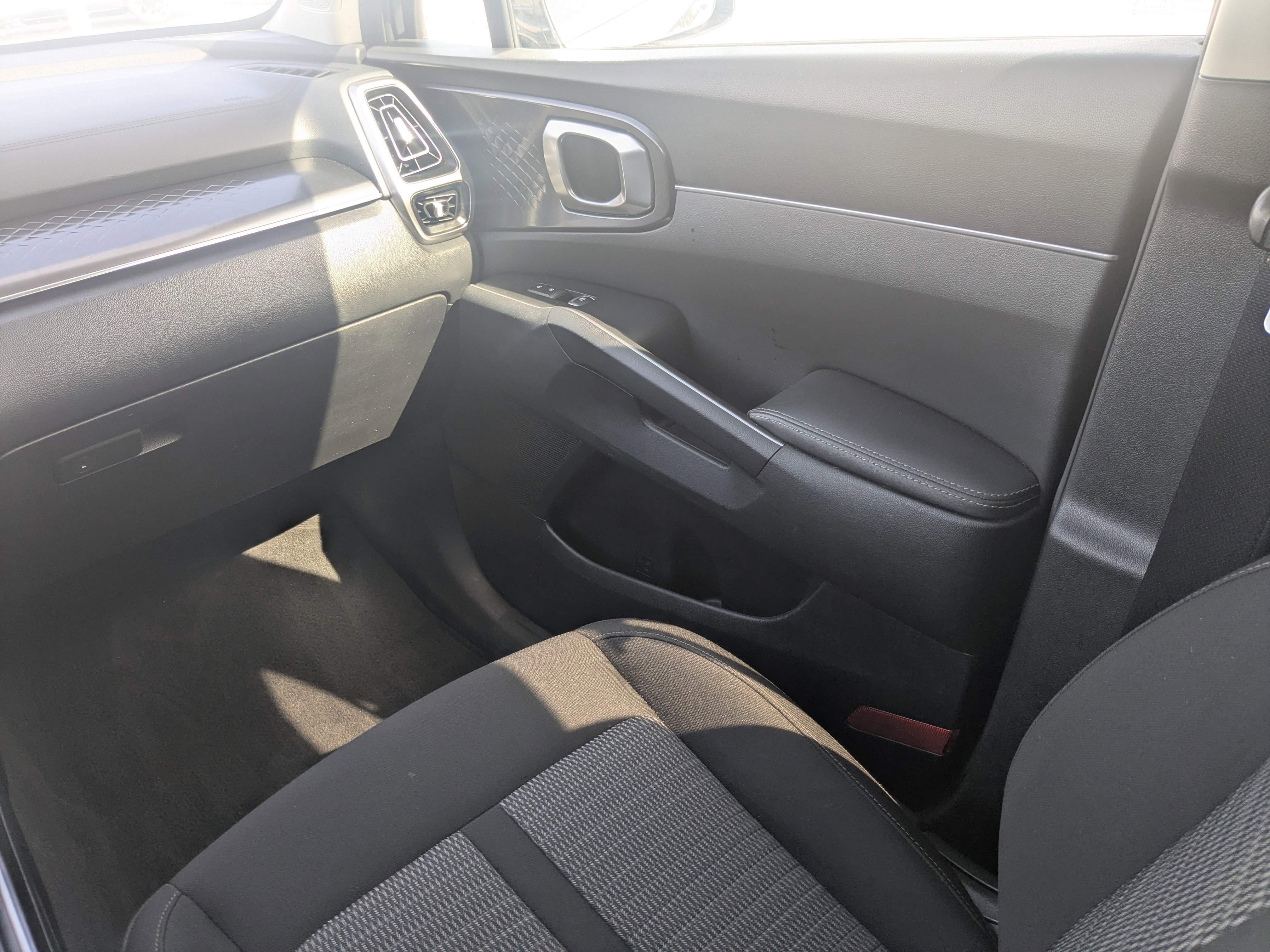 Certified 2023 Kia Sorento LX image 21