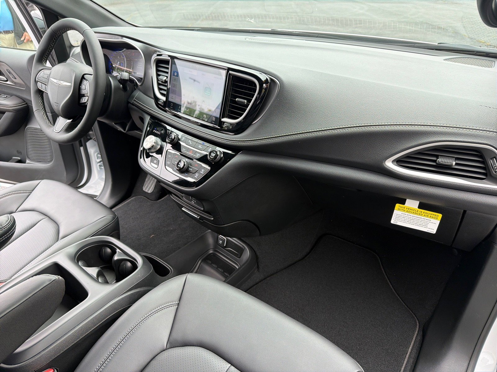 New 2026 Chrysler Pacifica Select w/ S Appearance Package FWD image 21