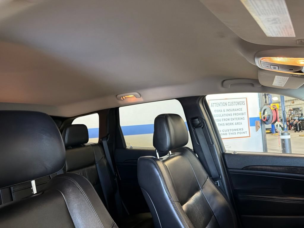 Used 2013 Jeep Grand Cherokee Laredo AWD/4WD image 31
