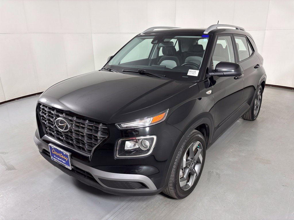 Used 2025 Hyundai Venue SEL FWD image 4