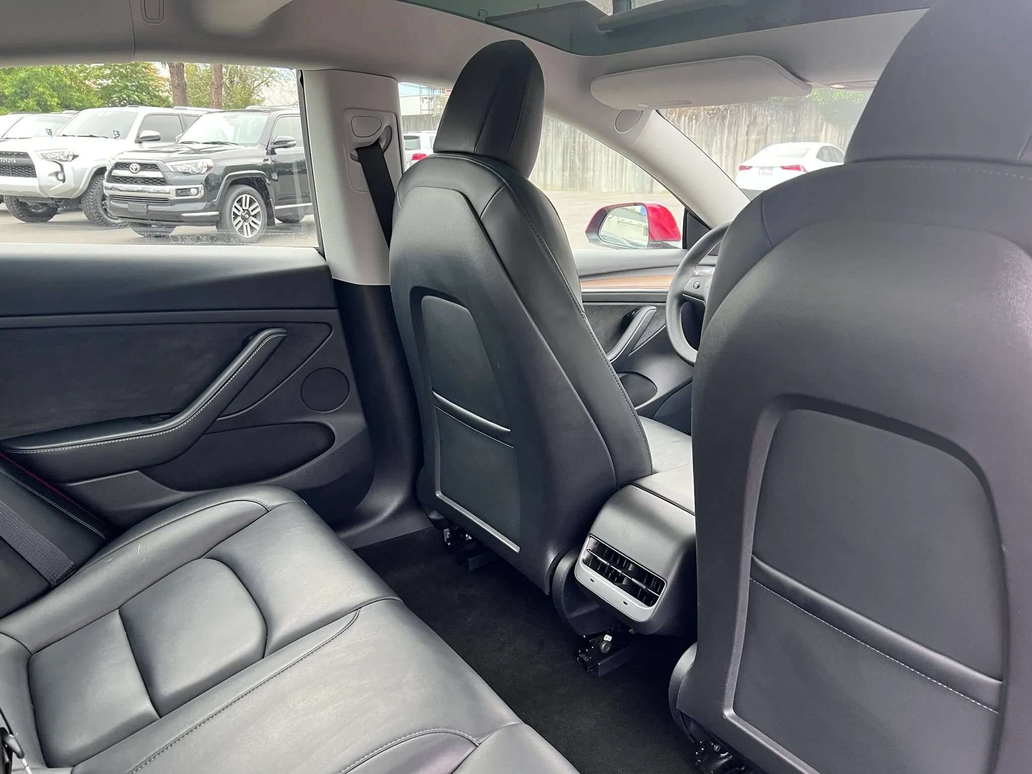 Used 2022 Tesla Model 3 Long Range AWD/4WD image 32