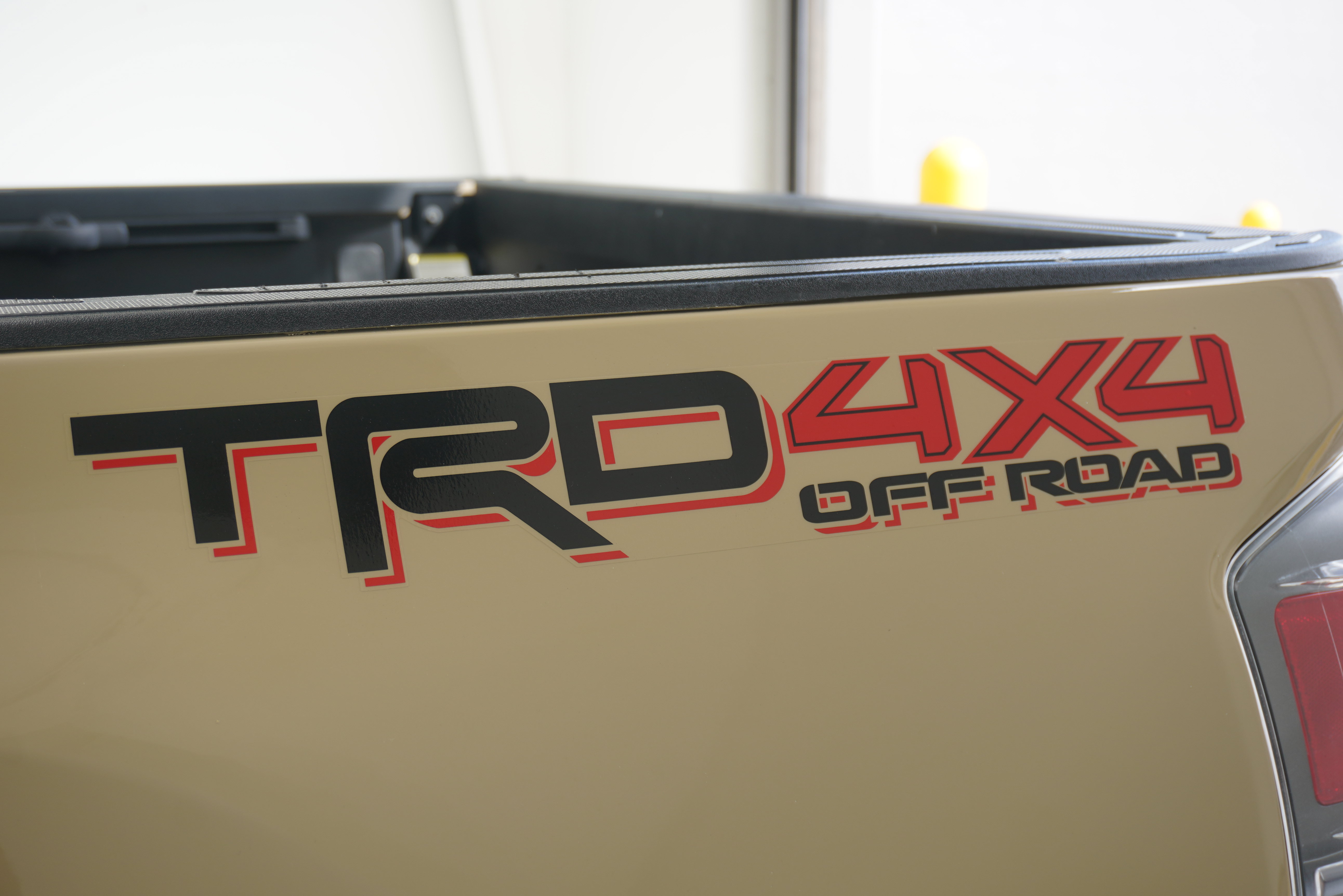 Used 2020 Toyota Tacoma TRD Off-Road w/ Advanced Technology Package AWD/4WD image 6