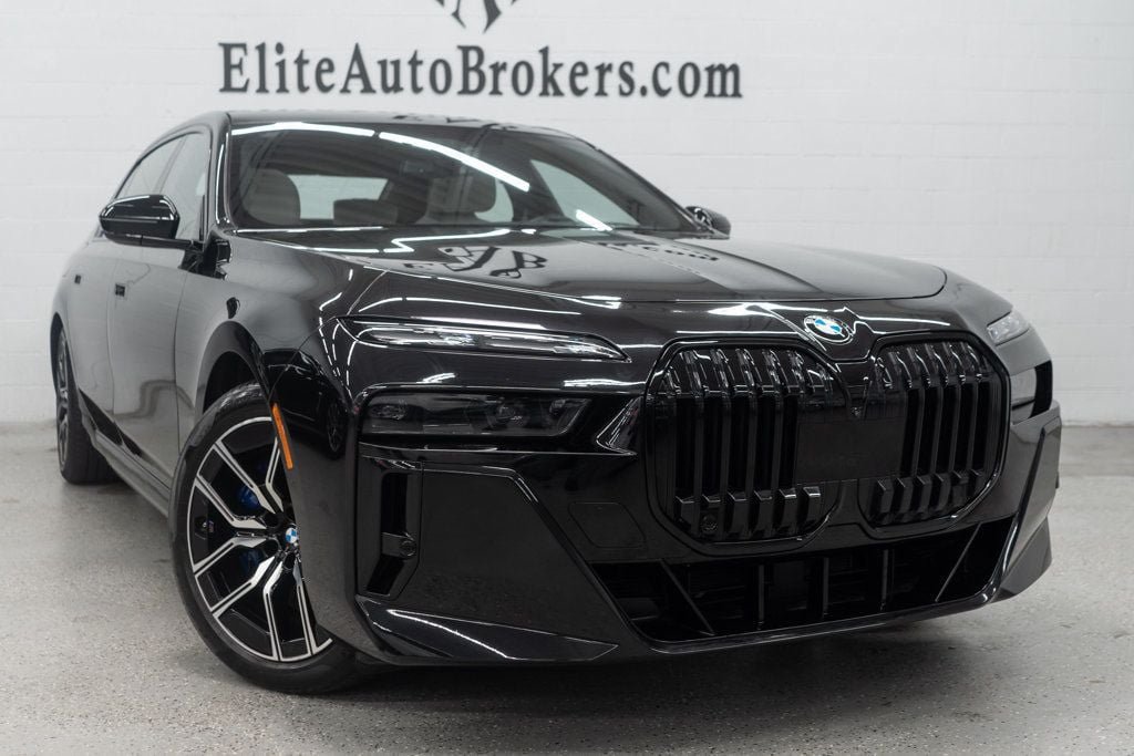 Used 2023 BMW 760i xDrive w/ Executive Package AWD/4WD image 6