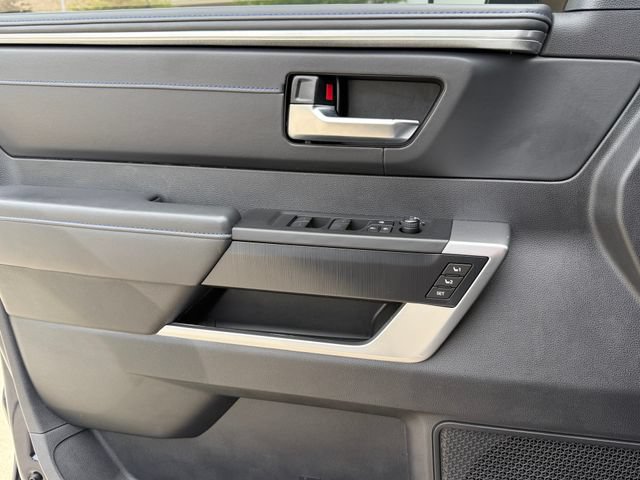 Used 2024 Toyota Sequoia Platinum AWD/4WD image 20