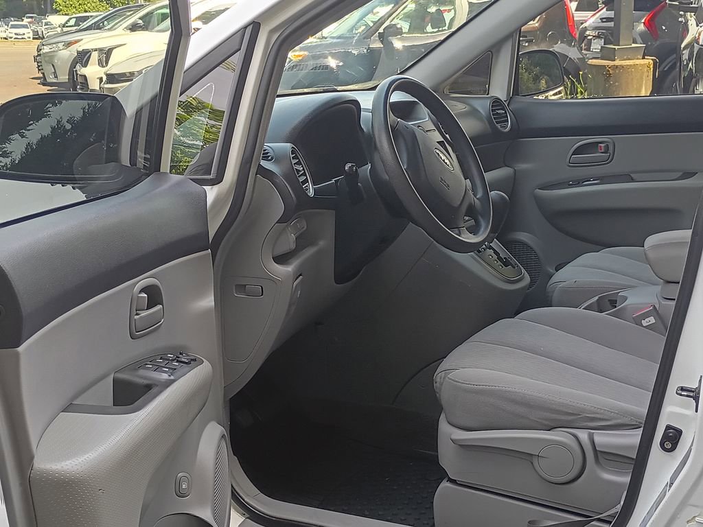 Used 2007 Kia Rondo LX FWD image 13
