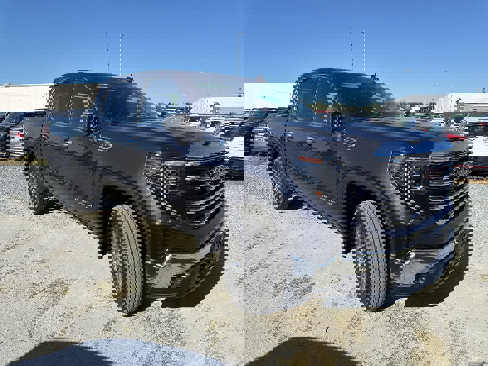 Used 2025 GMC Sierra 1500 SLT image 3