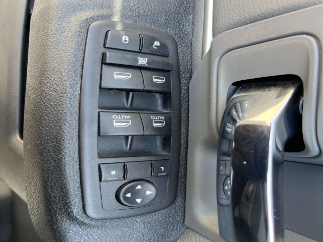 Used 2023 RAM 1500 Classic SLT w/ Electronics Group AWD/4WD image 9