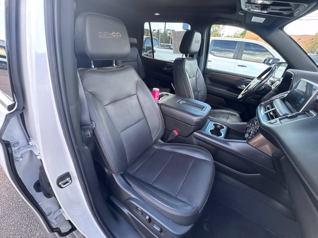 Used 2022 Chevrolet Tahoe High Country w/ Premium Package AWD/4WD image 27