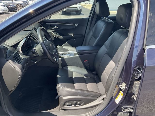 Used 2017 Chevrolet Impala LT w/ Convenience Package FWD image 9