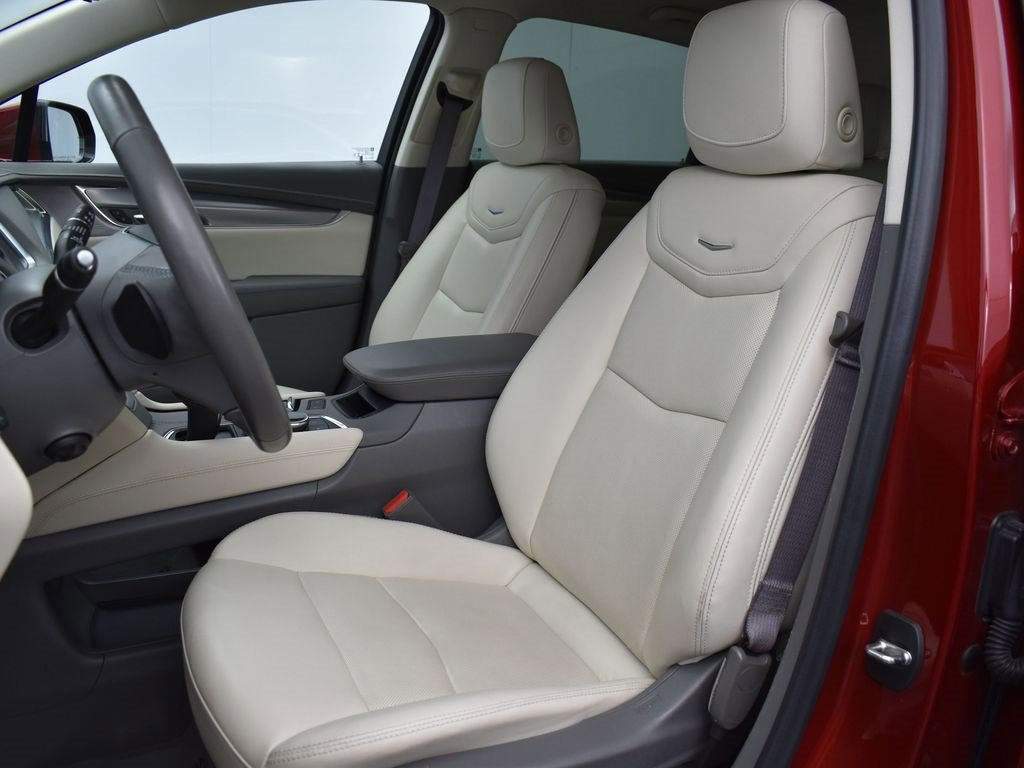 Certified 2022 Cadillac XT5 Premium Luxury w/ Technology Package image 12