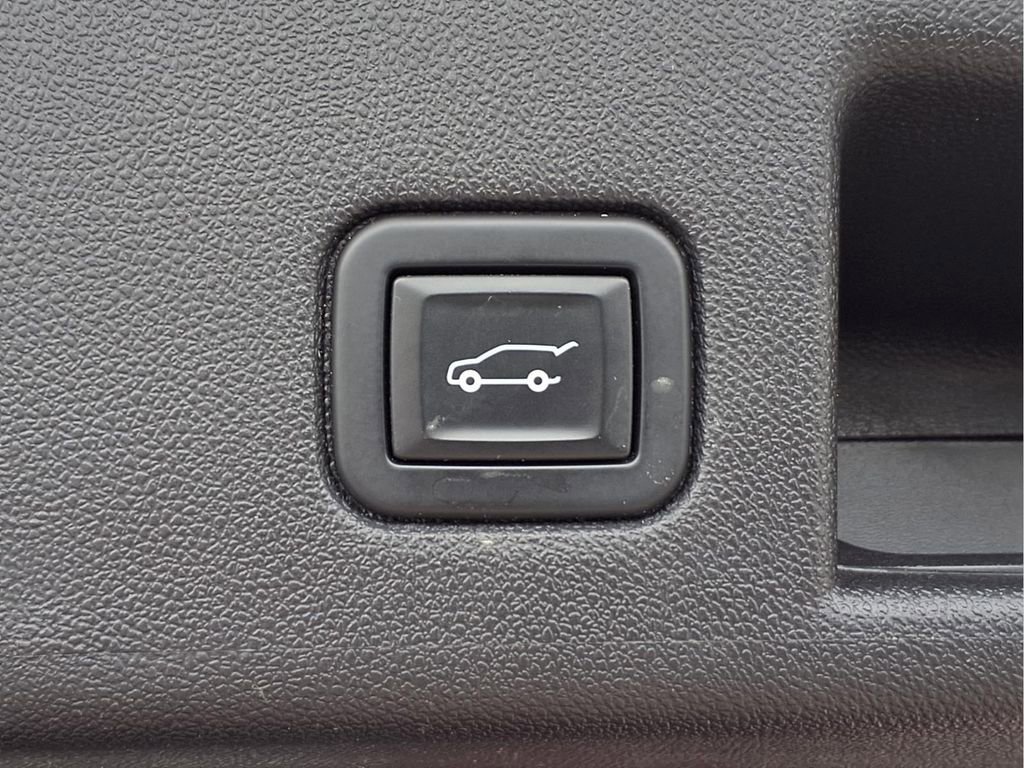 Used 2020 Chevrolet Equinox LT image 25