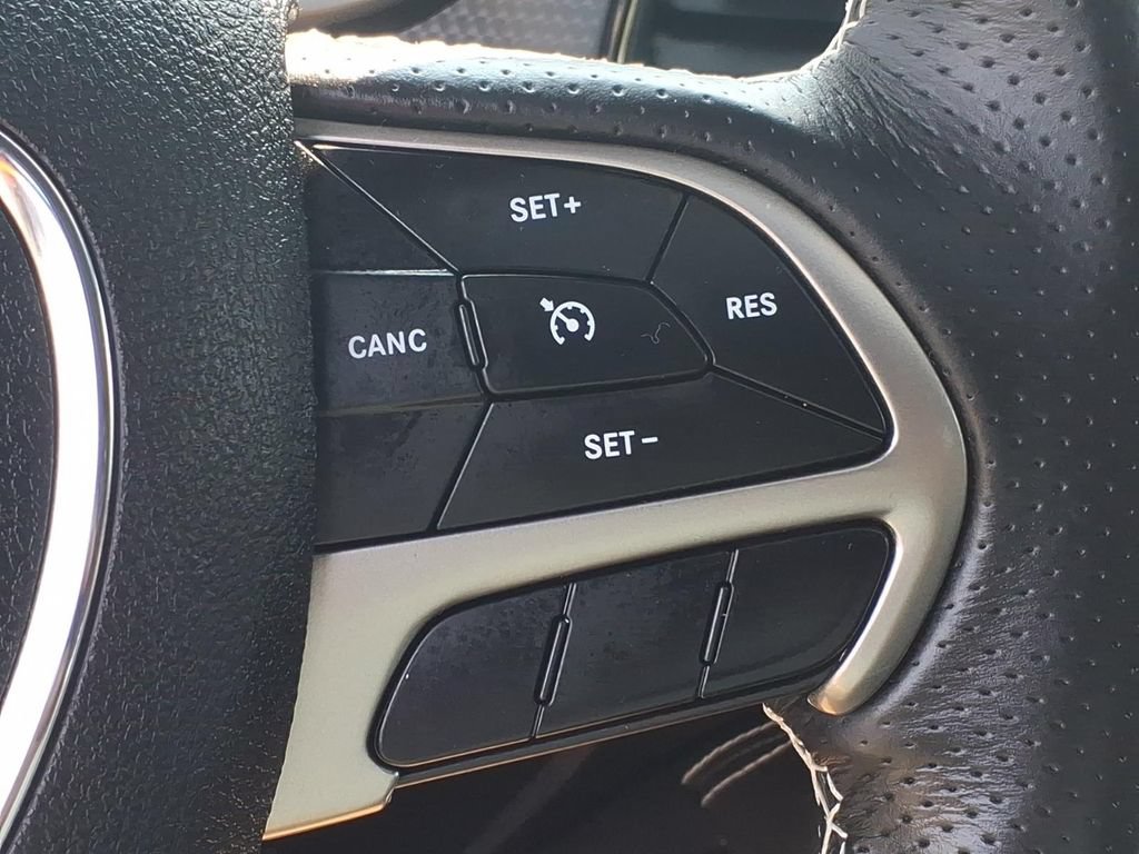 Used 2018 Dodge Challenger SRT Hellcat RWD image 10
