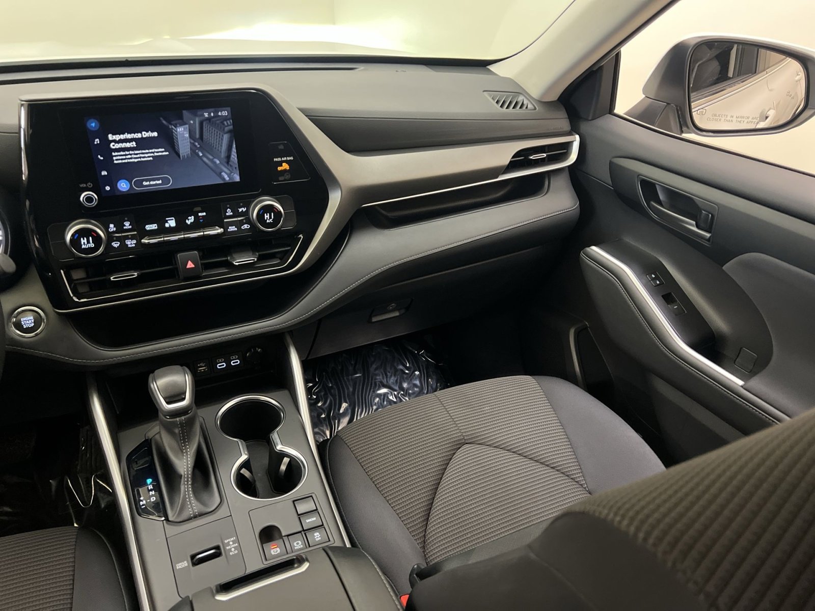 Used 2023 Toyota Highlander LE image 29