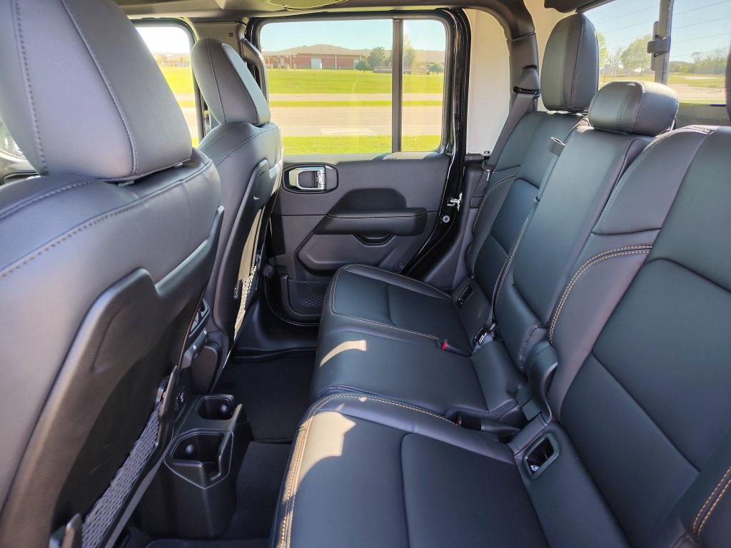 New 2025 Jeep Gladiator Sport w/ Premium Package AWD/4WD image 28