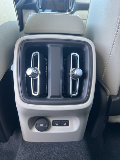 New 2026 Volvo XC40 B5 Plus w/ Protection Package Premier AWD/4WD image 25