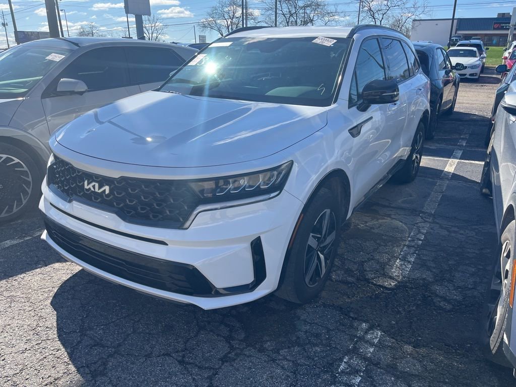 Used 2023 Kia Sorento S image 2