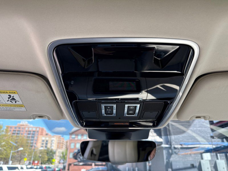 Used 2018 Land Rover Range Rover HSE image 25