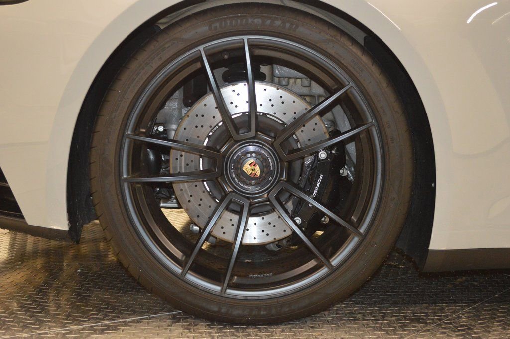 Certified 2024 Porsche 911 Carrera GTS image 15