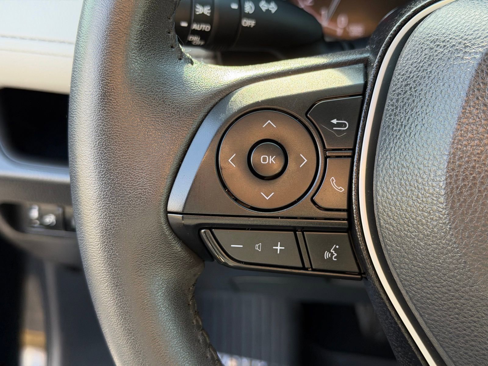 Used 2023 Toyota RAV4 XLE Premium image 20