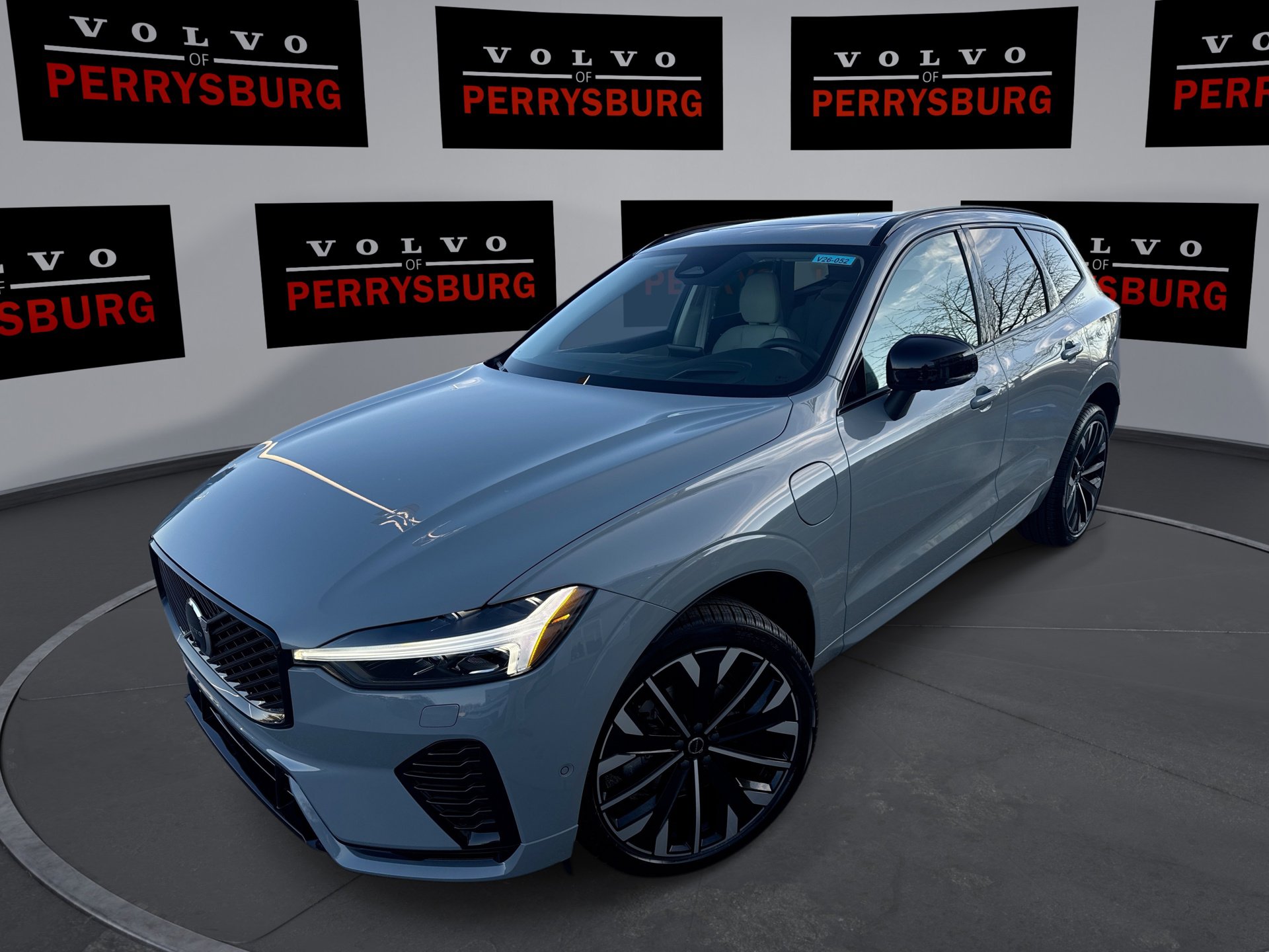 New 2026 Volvo XC60 T8 Ultra w/ Protection Package Premier